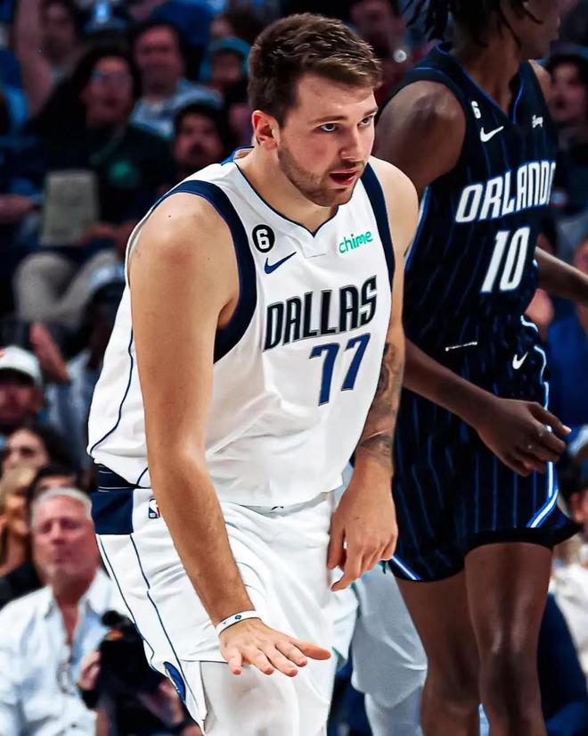 对手外线错 对手外线错